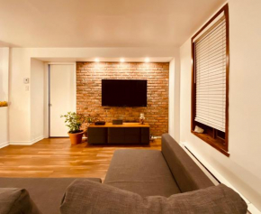 Lovely 2-Bedroom Apt at the Heart of Le-Plateau